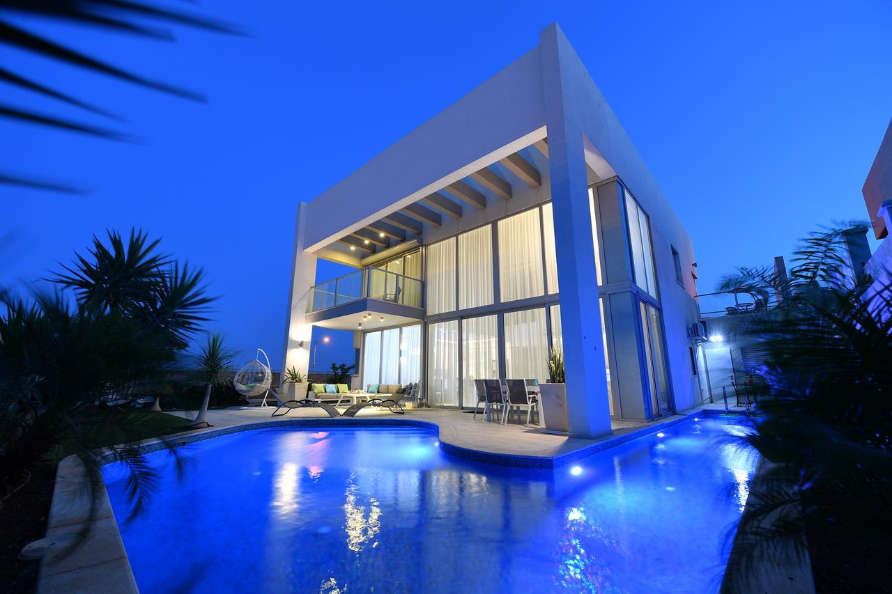 Turquoise Apartment With Pool Ейлат Екстериор снимка
